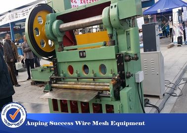 China Metal profissional que aplaina a máquina, máquina expandida 4KW do torno do metal fornecedor